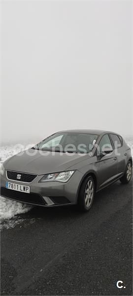 Usado Seat Leon Reference 90 CV (66 kW) 2015 Gris / plata Berlina