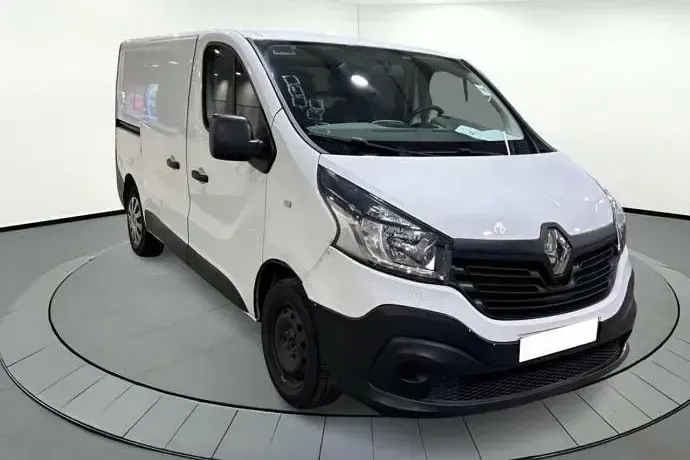 Usado Renault Trafic 95 CV (69 kW) 2018 Blanco Monovolumen