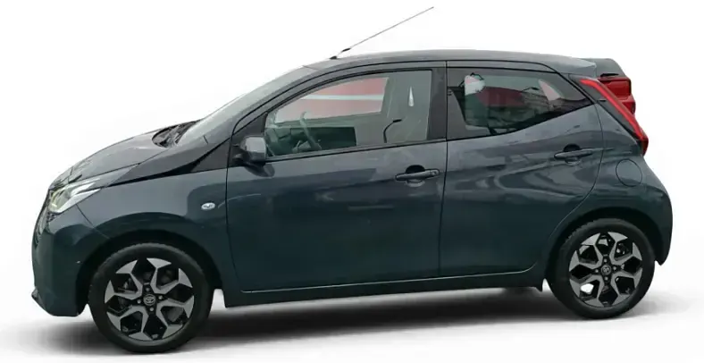 Usado Toyota Aygo X-play 72 CV (52 kW) 2019 Negro Utilitario