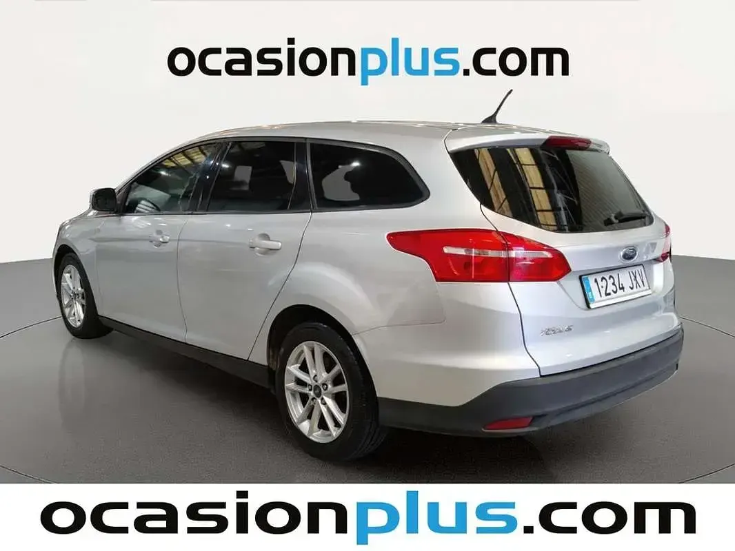 Usado Ford Focus Business Edition 120 CV (88 kW) 2017 Gris Utilitario