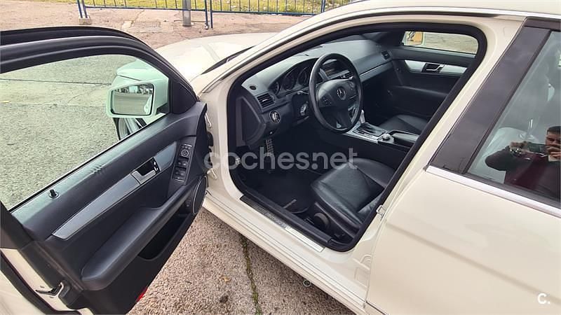 Usado Mercedes C220 Avantgarde 170 CV (125 kW) 2009 Blanco Berlina