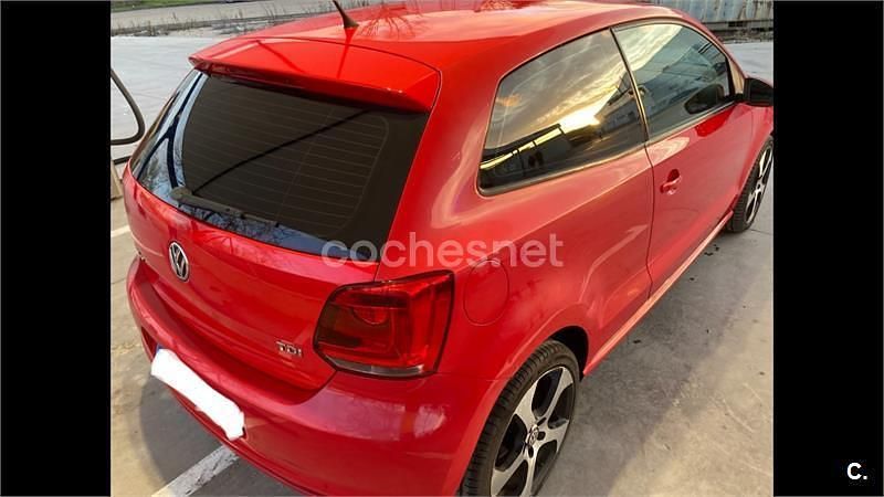 Usado VW Polo Advance 90 CV (66 kW) 2013 Rojo Utilitario