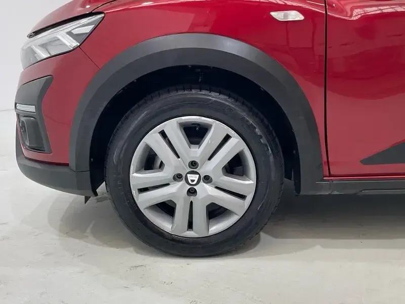 Usado Dacia Sandero Essentiel 91 CV (66 kW) 2021 Rojo Berlina