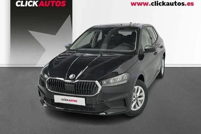 Usado Skoda Fabia Essence 95 CV (69 kW) 2025 Plata Utilitario
