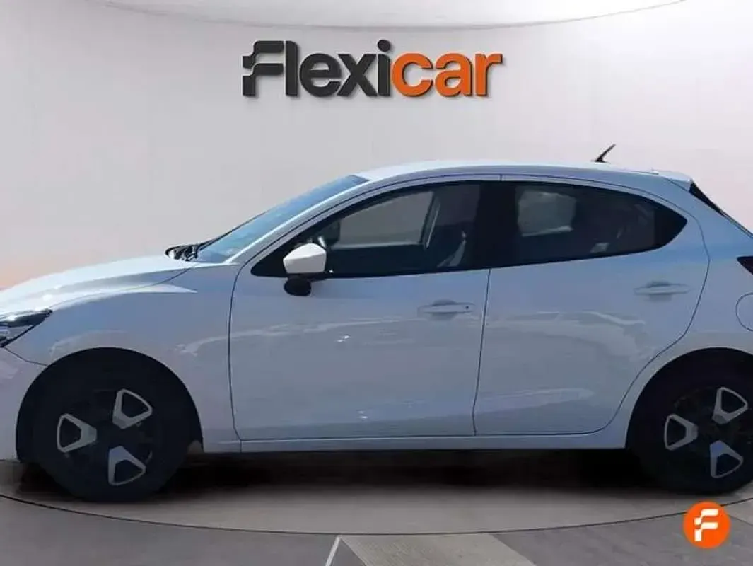 Usado Mazda 2 Center-Line 90 CV (66 kW) 2024 Blanco Utilitario