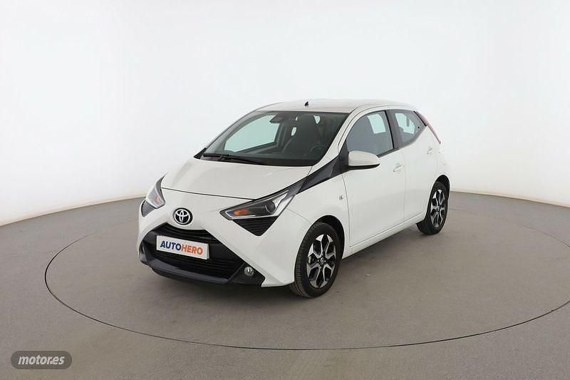 Blanco Usado 2021 Toyota Aygo X-wave Utilitario | 11.799 € (Buen precio) - Imagen 1/3