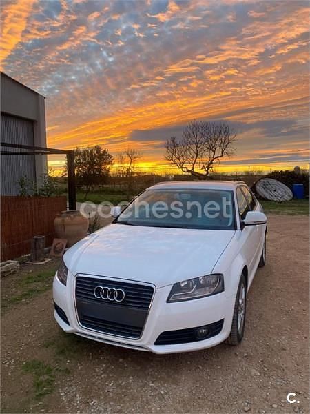 Blanco Usado 2010 Audi A3 Sportback Ambiente Berlina | 6000 € (Precio justo) - Imagen 1/4