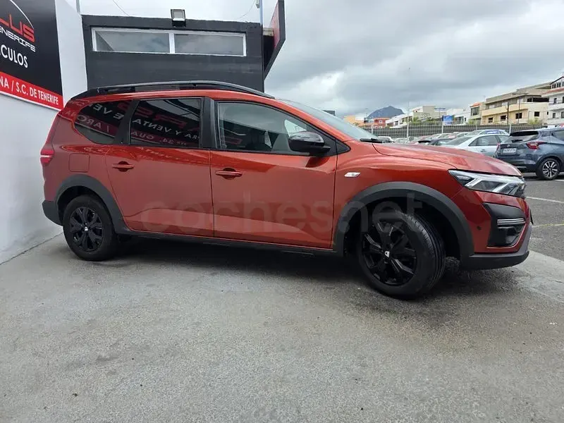 Usado Dacia Jogger Extreme 100 CV (73 kW) 2022 Naranja Monovolumen