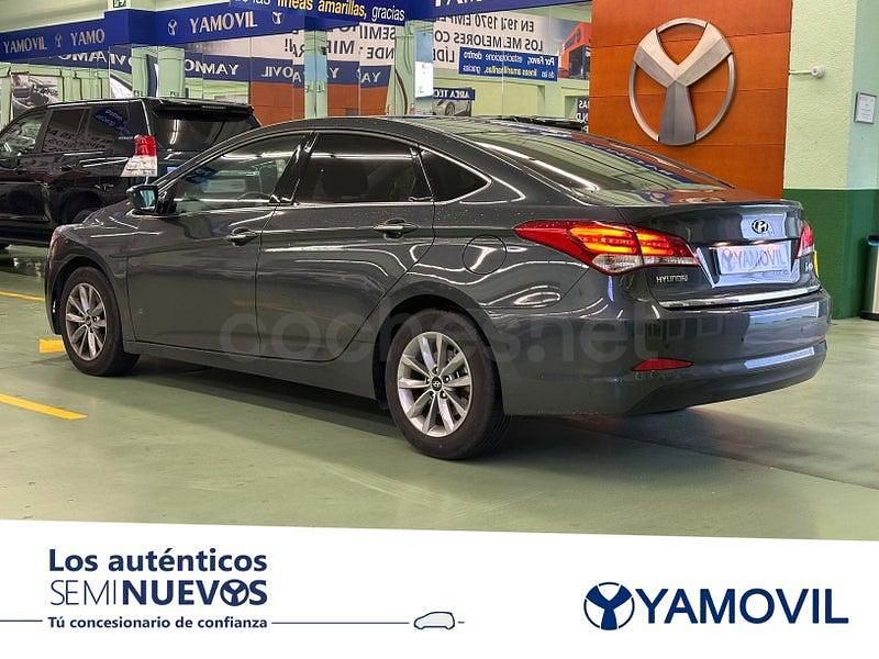 Usado Hyundai i40 135 CV (99 kW) 2015 Gris / plata Berlina