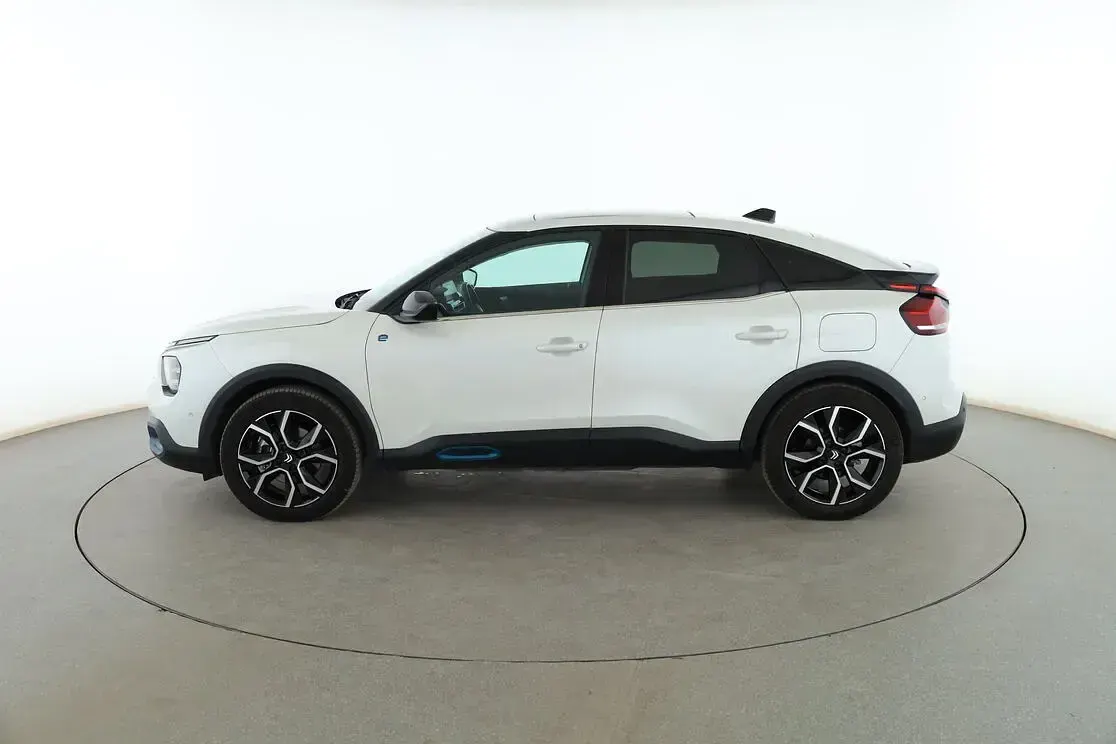 Usado Citroën e-C4 Shine 100 kW (136 CV) 2023 Blanco Berlina