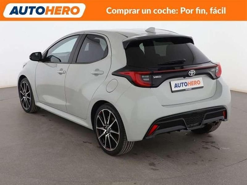 Usado Toyota Yaris Hybrid Sport 116 CV (85 kW) 2023 Gris Berlina