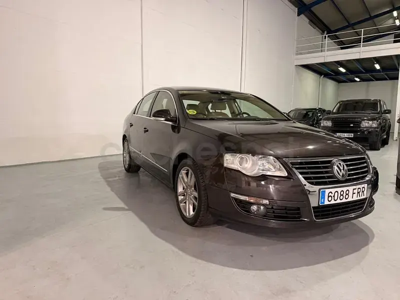 Usado VW Passat Highline 170 CV (125 kW) 2007 Negro Berlina