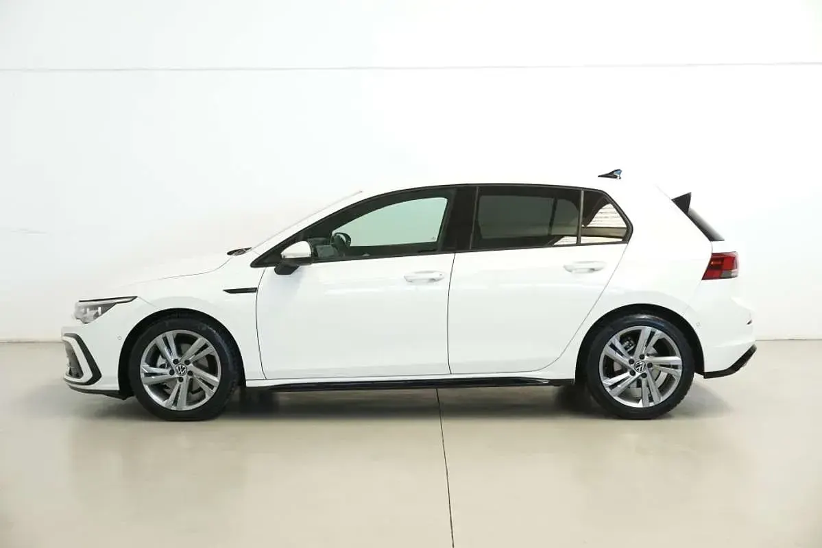 Usado VW Golf VIII R-line 131 CV (96 kW) 2023 Blanco Utilitario