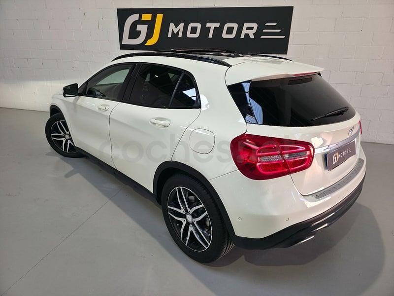 Usado Mercedes GLA200 Urban 136 CV (100 kW) 2016 Blanco SUV
