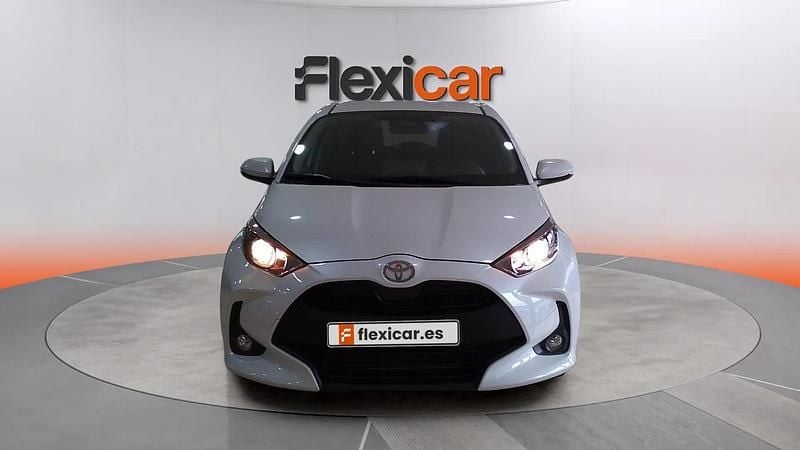 Usado Toyota Yaris Hybrid Active 116 CV (85 kW) 2024 Blanco Berlina
