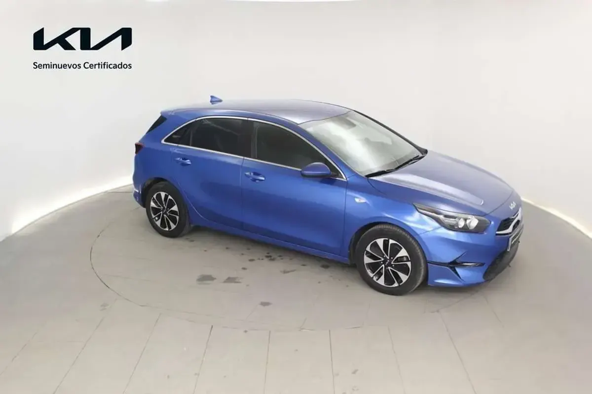 Usado Kia Ceed 101 CV (74 kW) 2025 Azul Utilitario