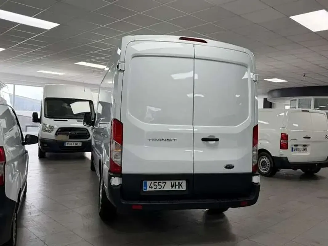 Usado Ford Transit Trend 131 CV (96 kW) 2023 Blanco Van