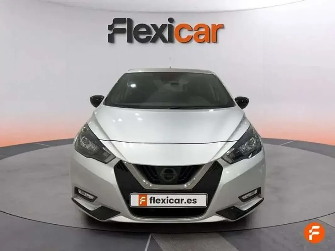 Usado Nissan Micra Acenta 92 CV (67 kW) 2023 Gris Utilitario