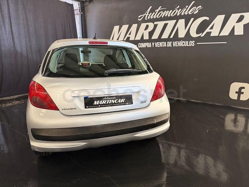 Usado Peugeot 207 70 CV (51 kW) 2007 Gris / plata Berlina