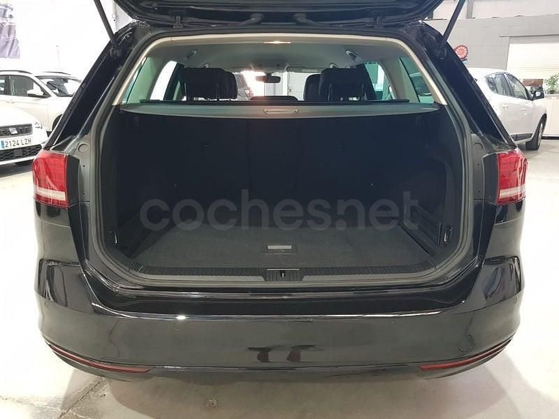 Usado VW Passat Advance 150 CV (110 kW) 2018 Negro Familiar