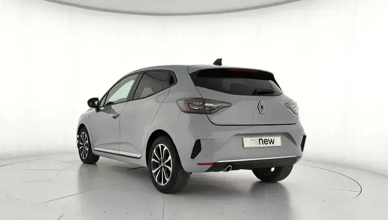 Usado Renault Clio V Techno 100 CV (73 kW) 2025 Gris Berlina
