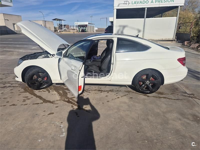 Usado Mercedes C220 170 HP (125 kW) 2011 Branco Coupé