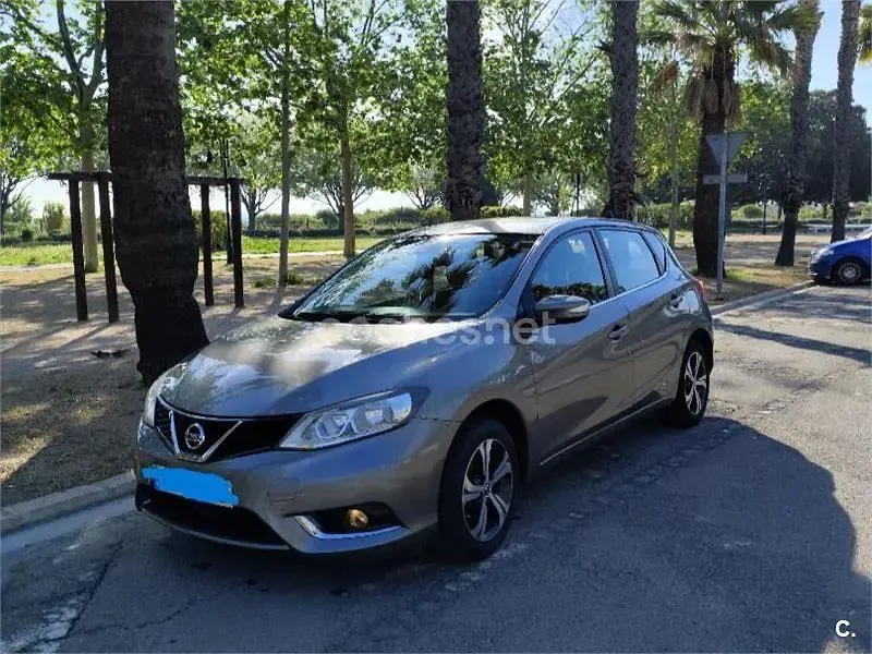 Usado Nissan Pulsar Acenta 115 HP (84 kW) 2015 Cinzento Citadino