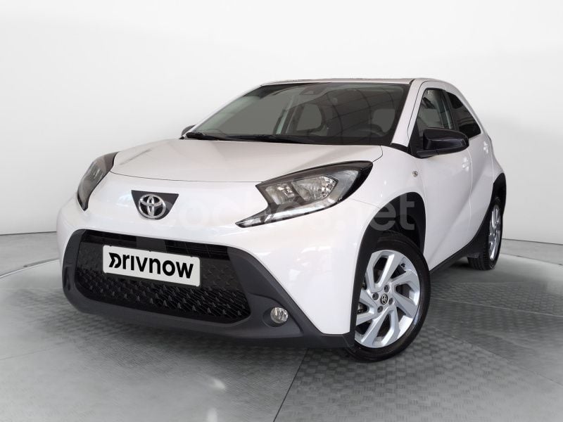 Blanco Usado 2023 Toyota Aygo Play Utilitario | 15.400 € (Un poco caro) - Imagen 1/4