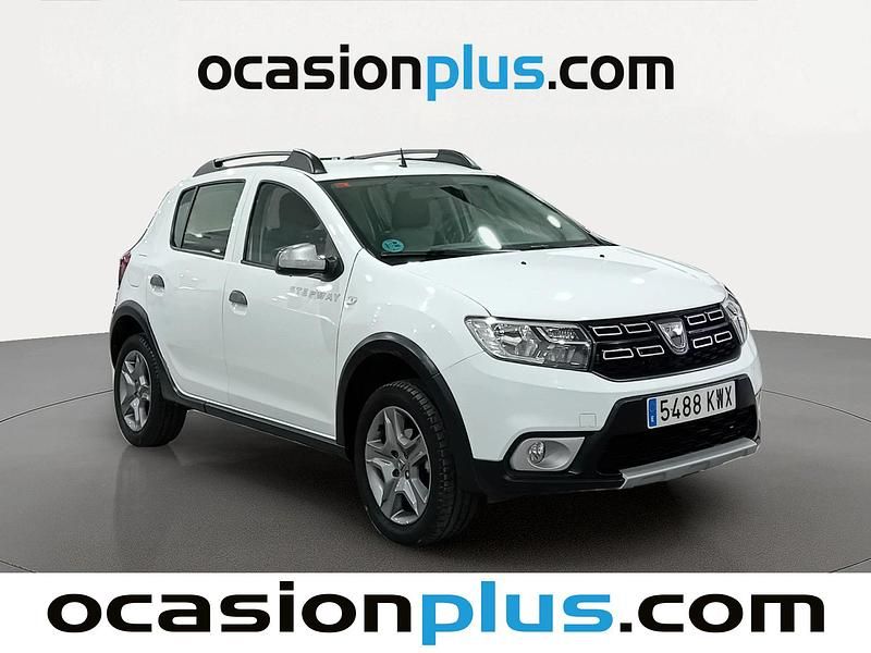 Usado Dacia Sandero Comfort 90 CV (66 kW) 2019 Blanco Utilitario