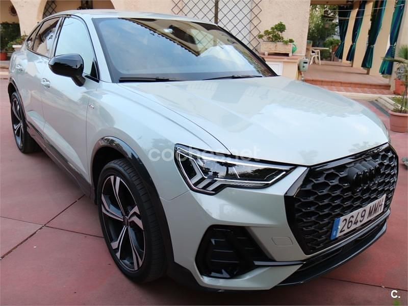Gris / plata Usado 2023 Audi Q3 Sportback Ambiente SUV | 41.900 € (Precio justo) - Imagen 1/4