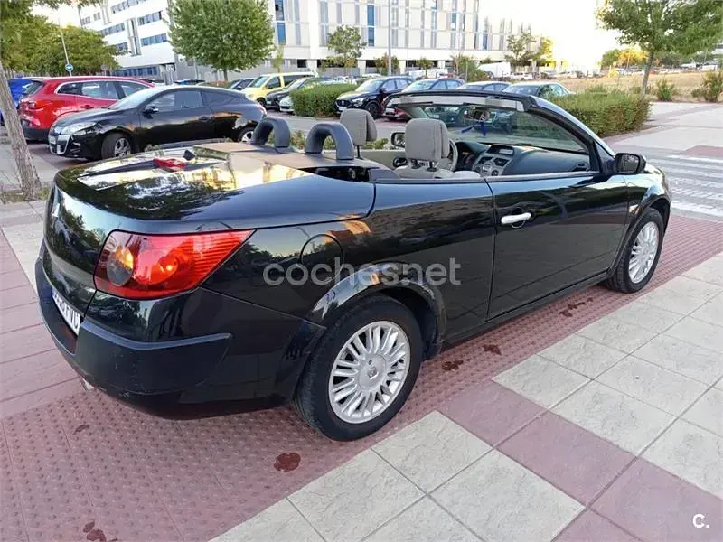 Usado Renault Mégane Cabriolet Privilege 135 CV (99 kW) 2007 Negro Descapotable