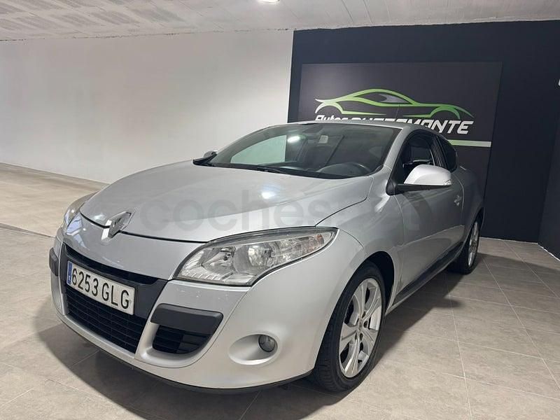Usado Renault Mégane Dynamique 111 CV (81 kW) 2009 Gris / plata Berlina