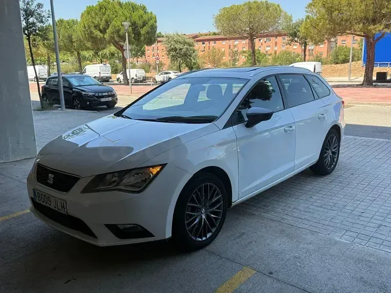 Usado Seat Leon Style 115 CV (84 kW) 2016 Blanco Familiar