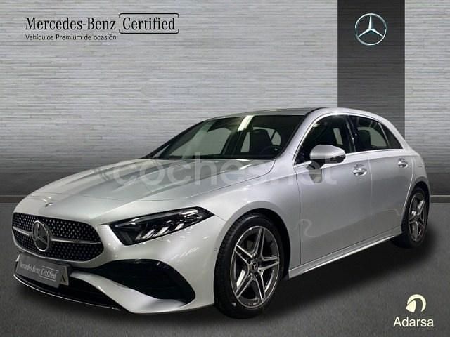 Gris / plata Usado 2023 Mercedes A200 Berlina | 33.900 € (Un poco caro) - Imagen 1/4