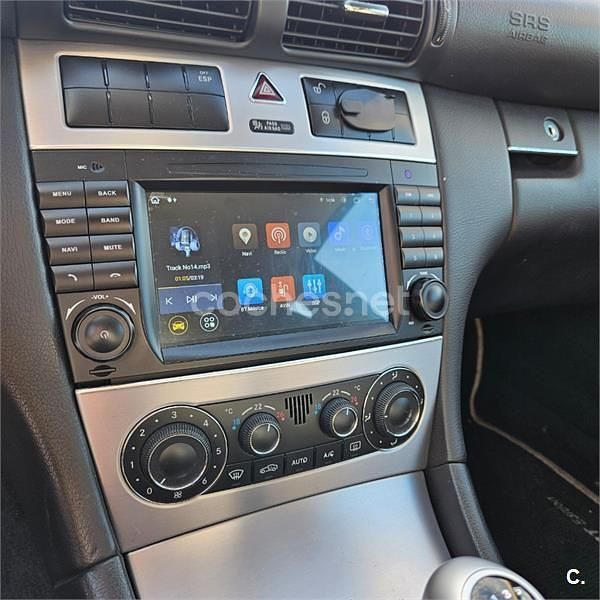 Usado Mercedes C200 Sport Edition 122 CV (89 kW) 2007 Gris / plata Berlina