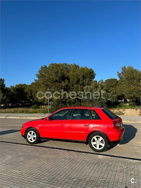 Usado Audi A3 Ambiente 110 CV (80 kW) 2001 Rojo Utilitario