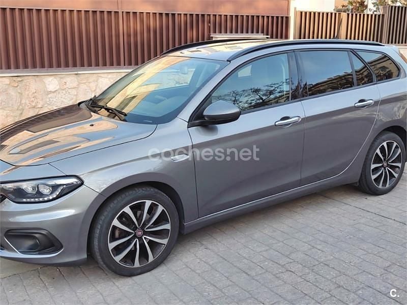Gris / plata Usado 2017 Fiat Tipo Lounge Familiar | 10.999 € (Precio justo) - Imagen 1/4
