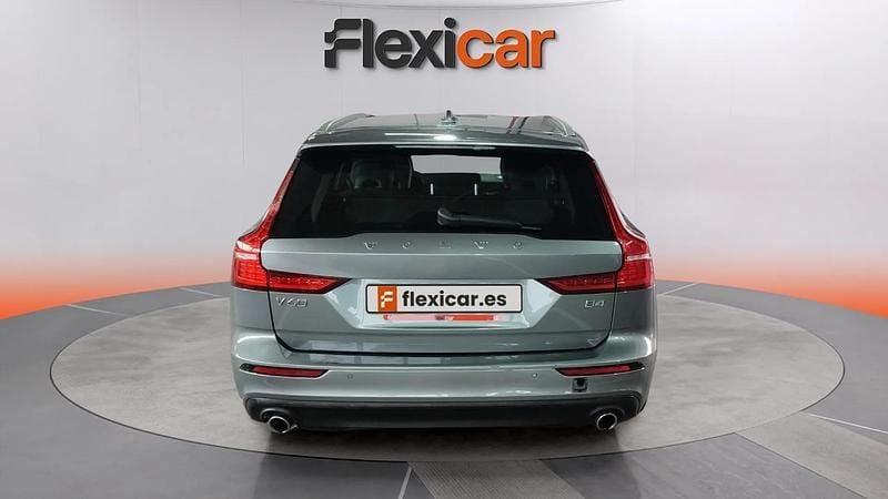 Usado Volvo V60 Momentum 197 CV (144 kW) 2021 Gris Familiar