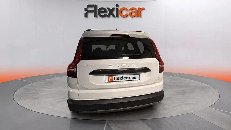 Usado Dacia Jogger Expression 110 CV (80 kW) 2023 Blanco Monovolumen