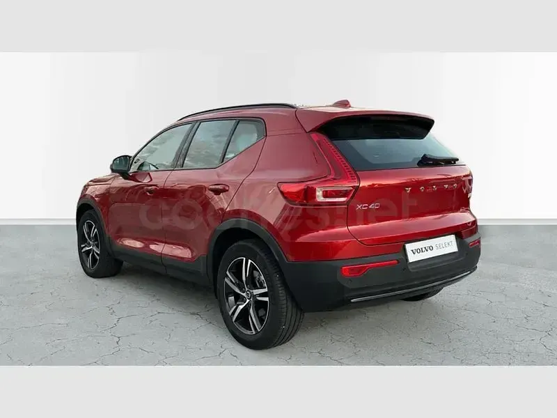 Usado Volvo XC40 Plus 163 CV (119 kW) 2025 Rojo SUV