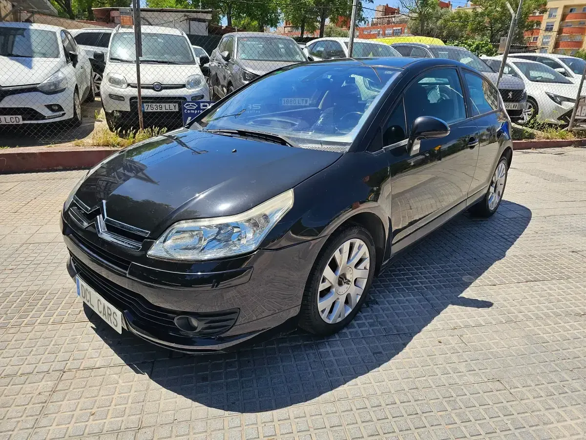 Używany Citroën C4 92 KM (67 kW) 2006 Czarny Sedan/Limuzyna
