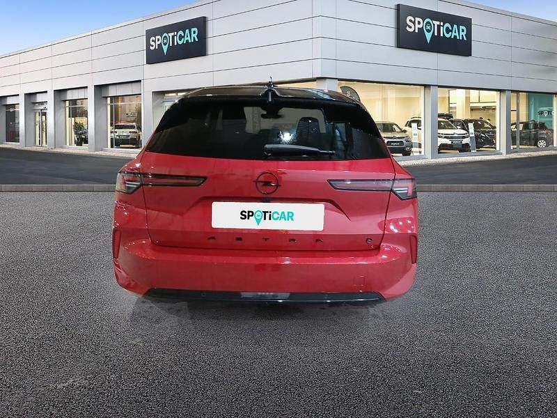 Usado Opel Astra 114 kW (156 CV) 2024 Rojo Familiar