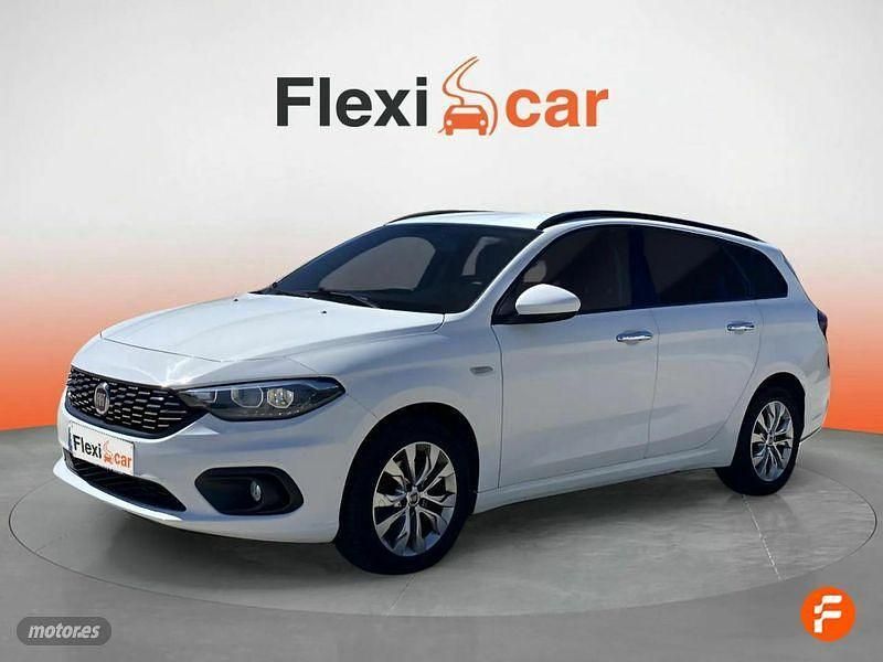 Usado Fiat Tipo Lounge 120 CV (88 kW) 2019 Blanco Familiar