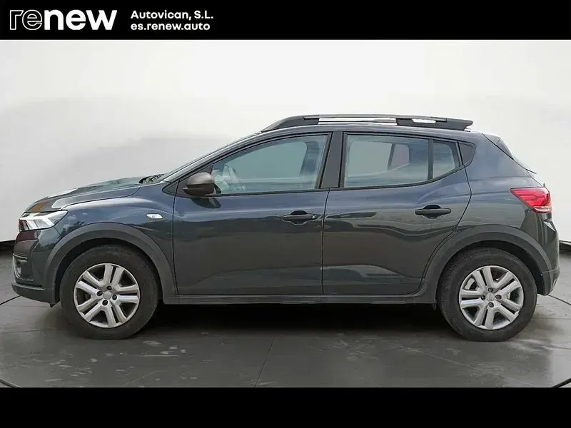 Usado Dacia Sandero Essentiel 100 CV (73 kW) 2023 Gris Berlina