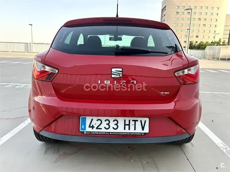Usado Seat Ibiza SC I-Tech 85 CV (62 kW) 2013 Rojo Utilitario
