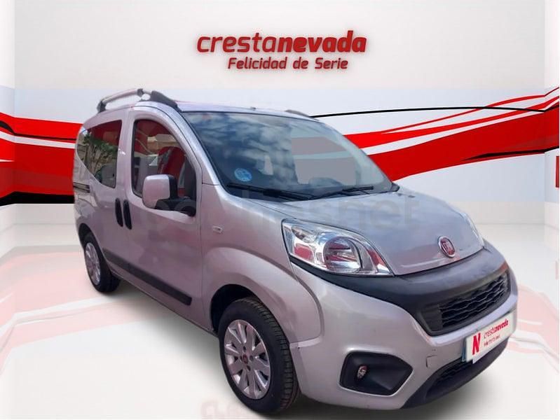 Usado Fiat Qubo Lounge 70 CV (51 kW) 2019 Gris / plata Monovolumen
