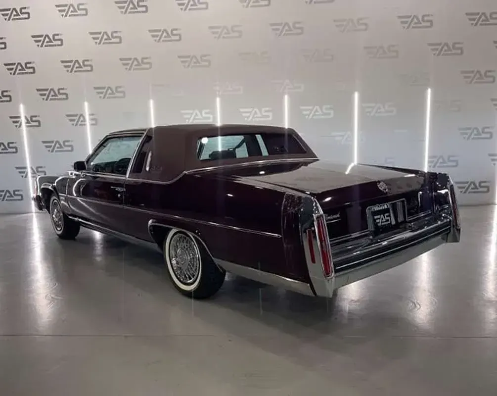 Usado Cadillac Fleetwood Brougham 1983 Burdeos Coupe