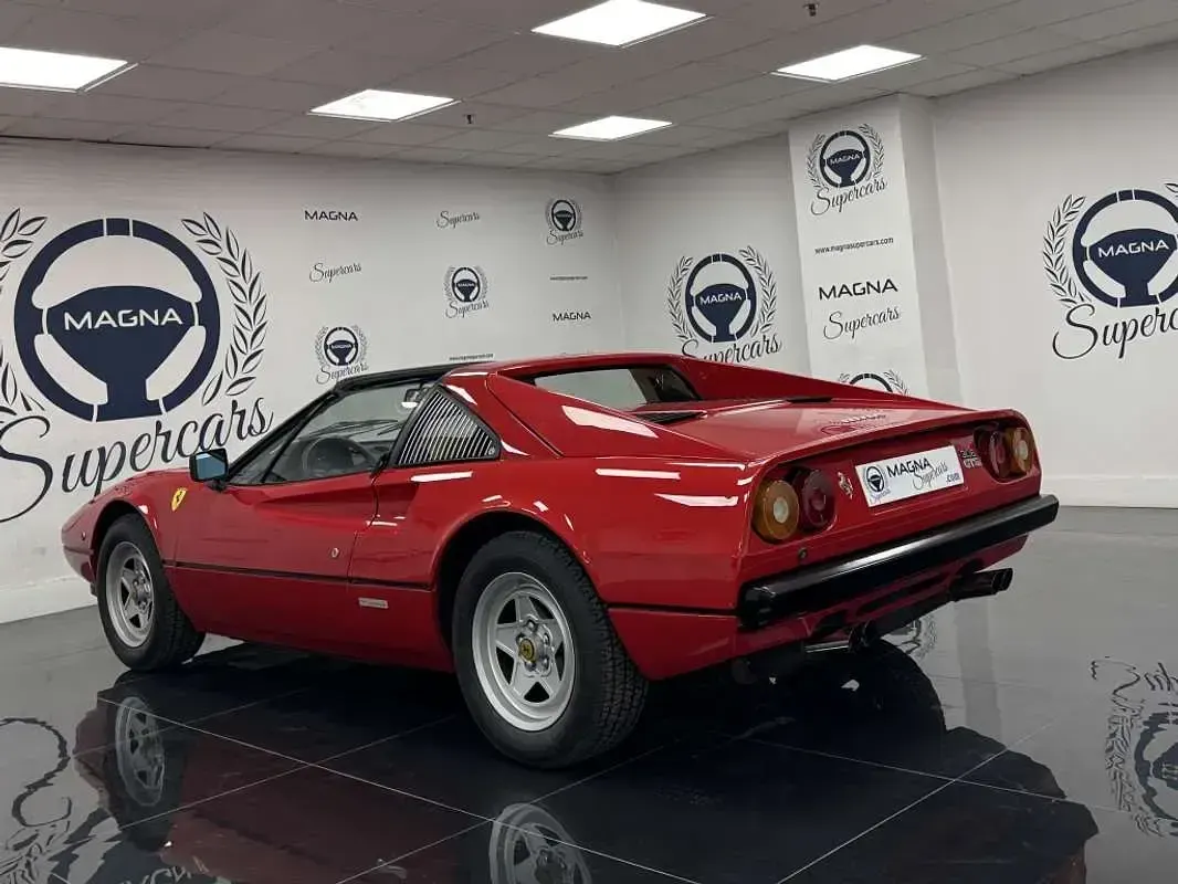 Usado Ferrari 308 213 CV (156 kW) 1981 Rojo Descapotable