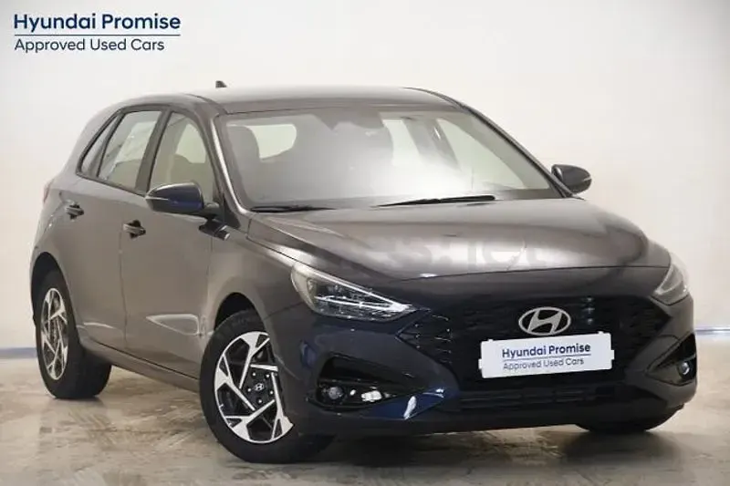 Usado Hyundai i30 100 CV (73 kW) 2025 Azul Berlina