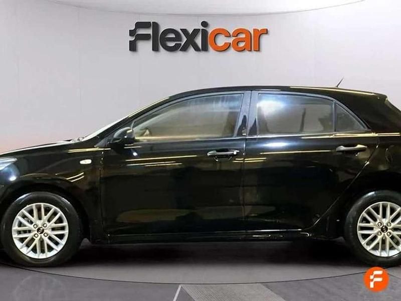 Usado Kia Rio 75 CV (55 kW) 2017 Negro Utilitario